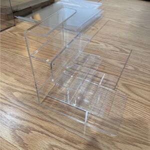 Acrylic Wallet Stand